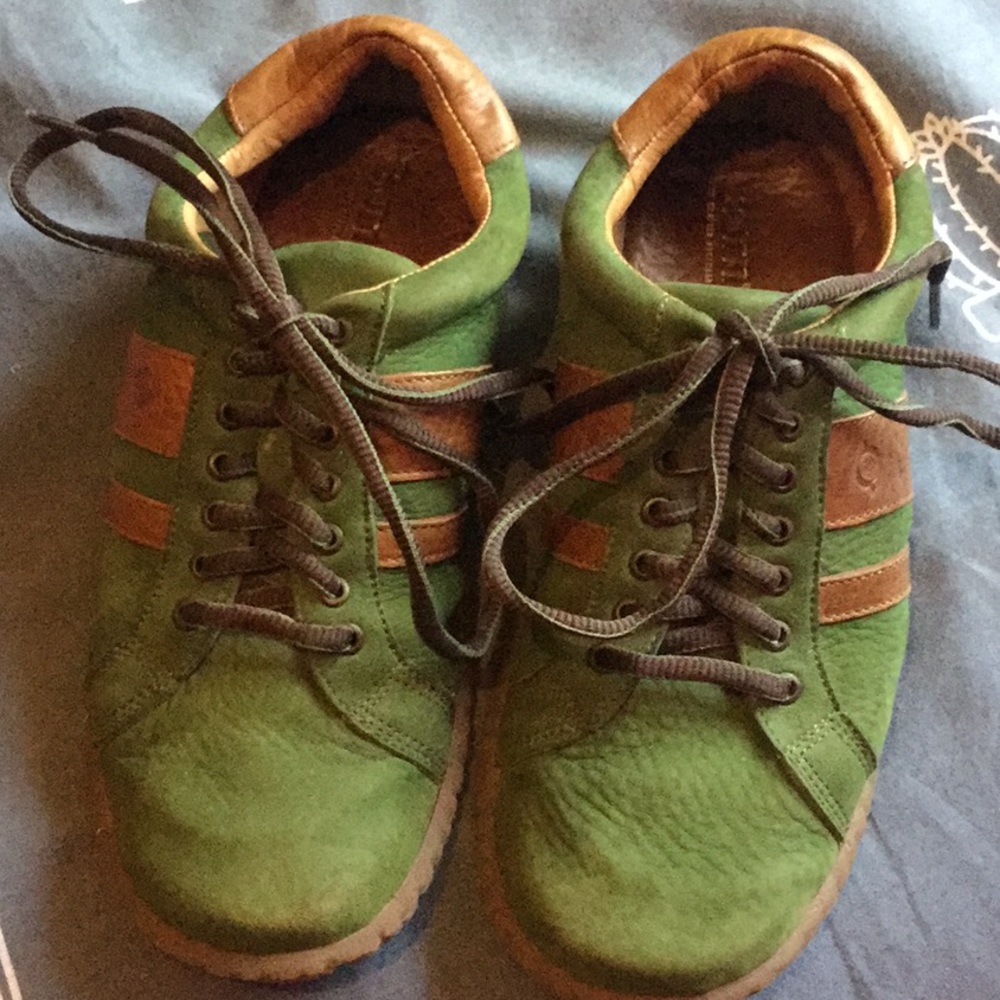 Women’s shoes